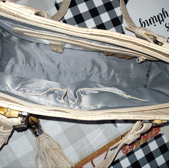 Women's Handbag MC - Picture 3 of 8